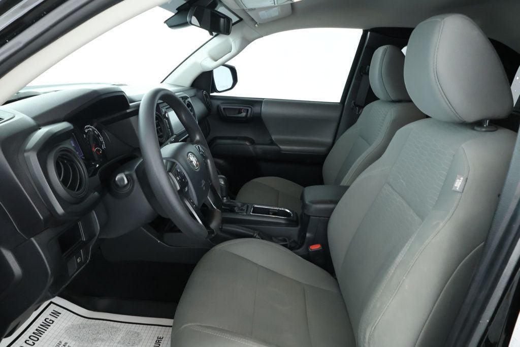 2018 Toyota Tacoma SR5 TRD Sport photo 16