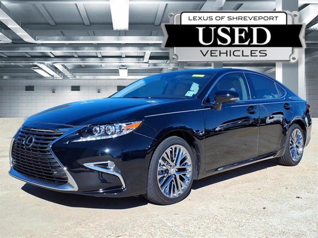 2016 Lexus ES 350's photo