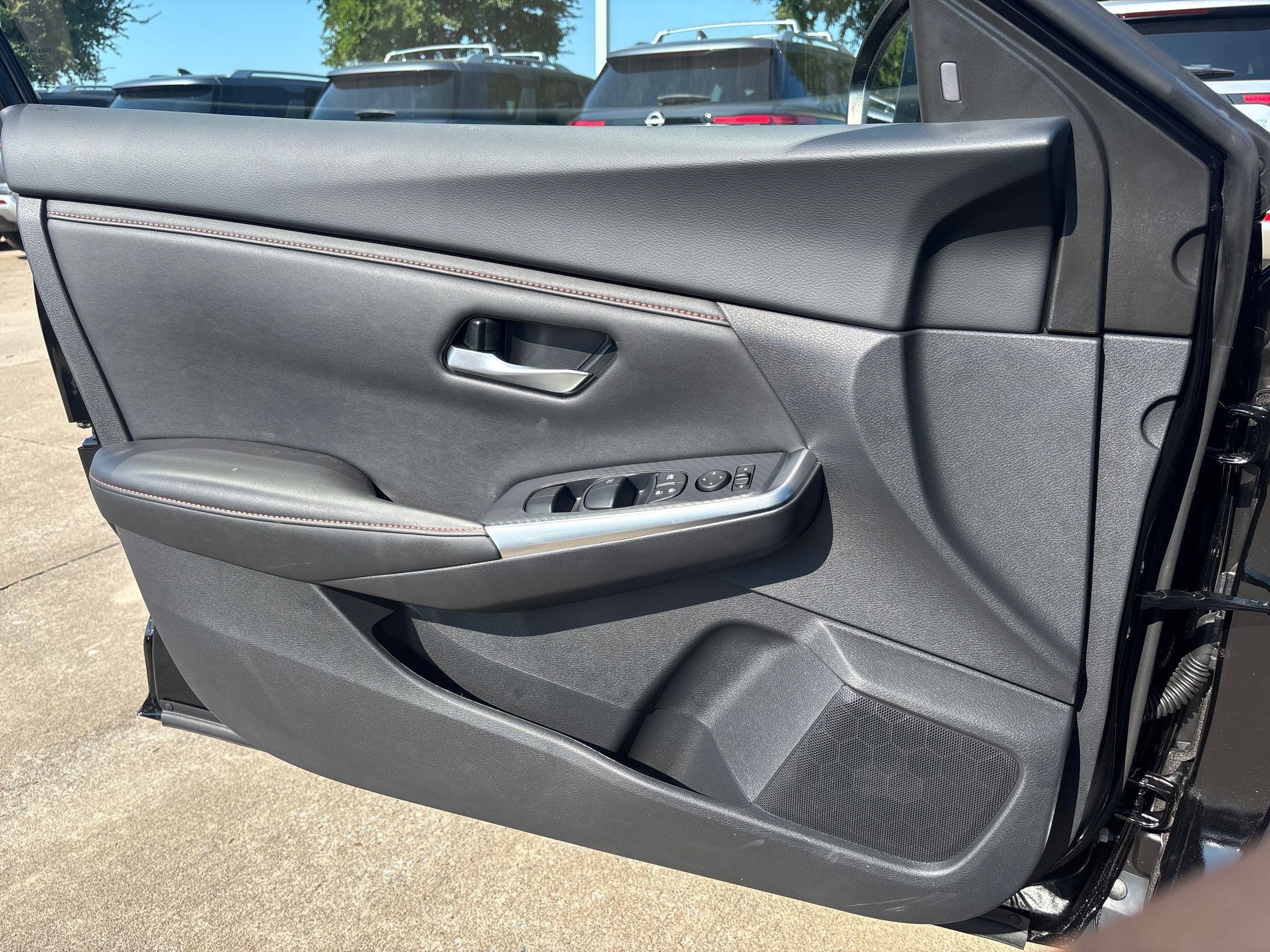 2025 Nissan Sentra SR photo 19