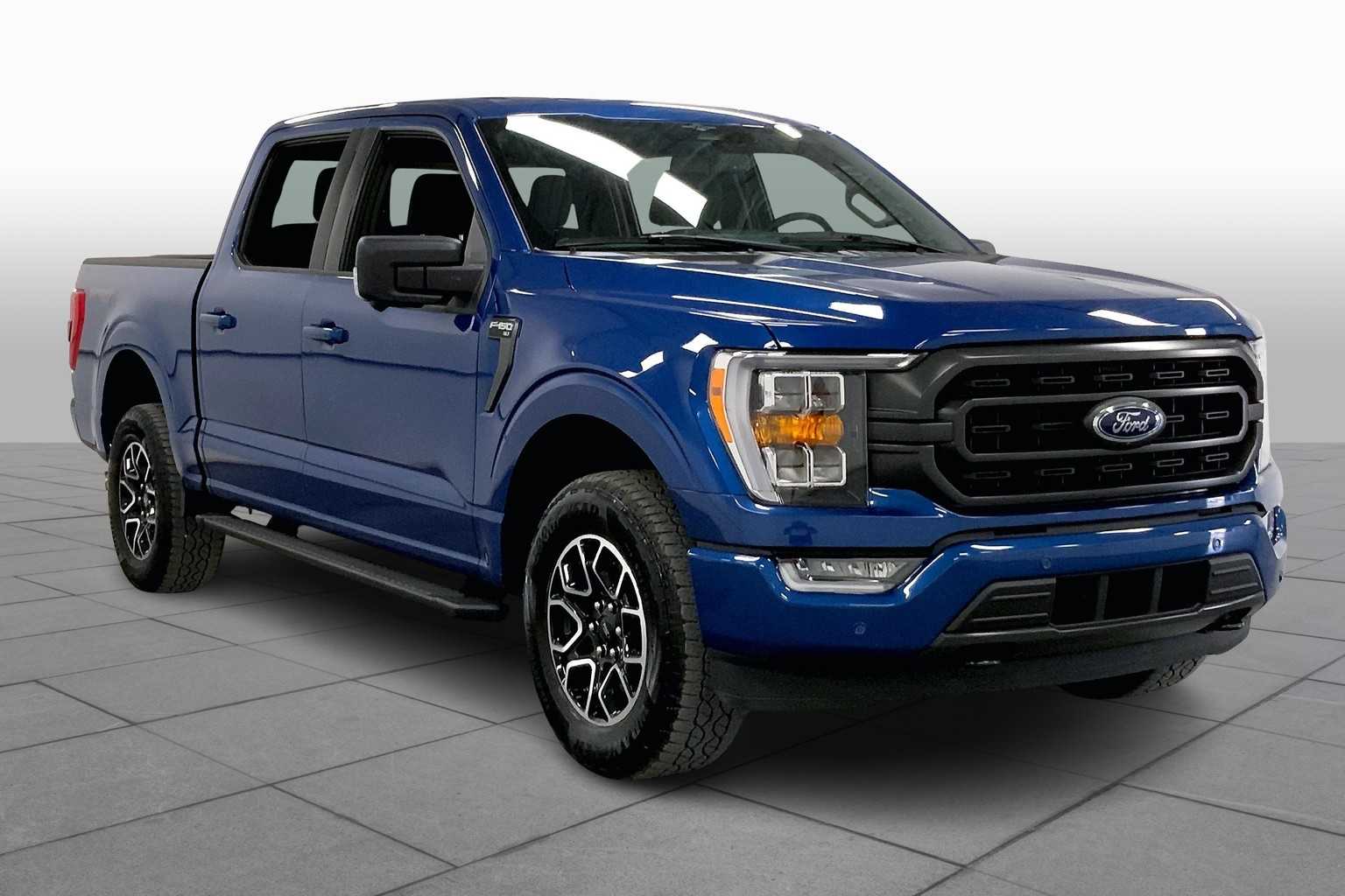 2023 Ford F-150 XLT photo 3