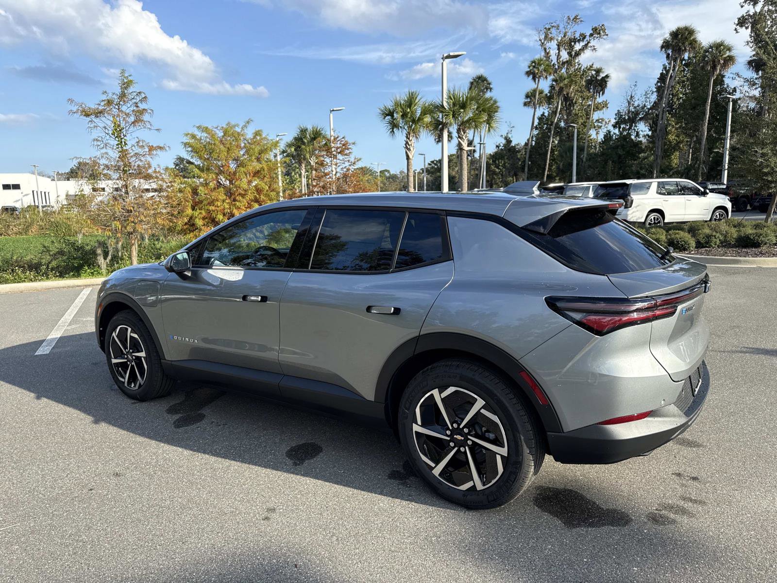 2026 Chevrolet Equinox EV 1LT photo 2