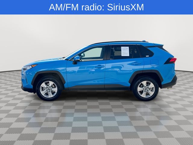 2020 Toyota RAV4 XLE photo 5