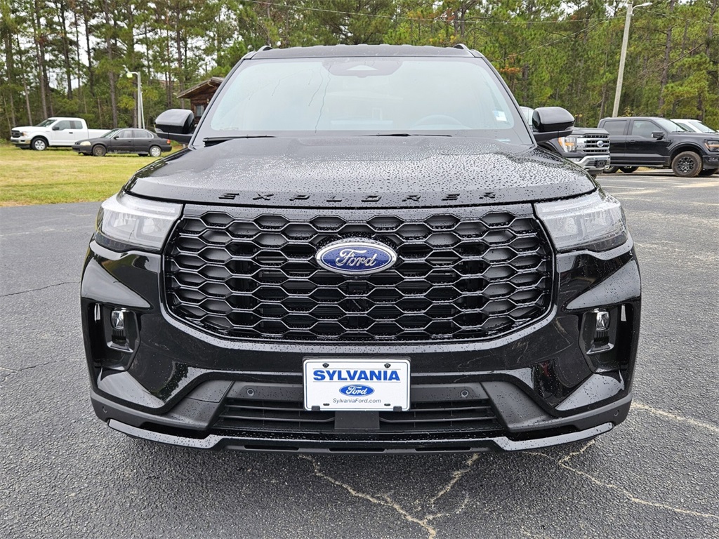 2025 Ford Explorer ST-Line photo 2