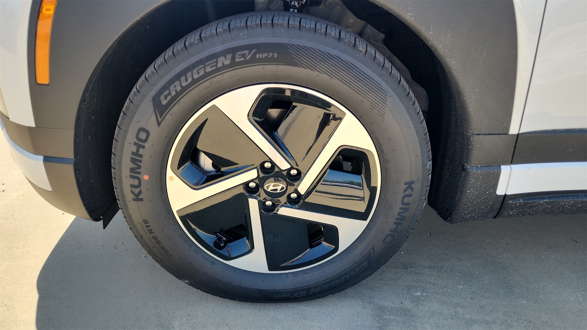 2026 Hyundai Ioniq SE photo 8
