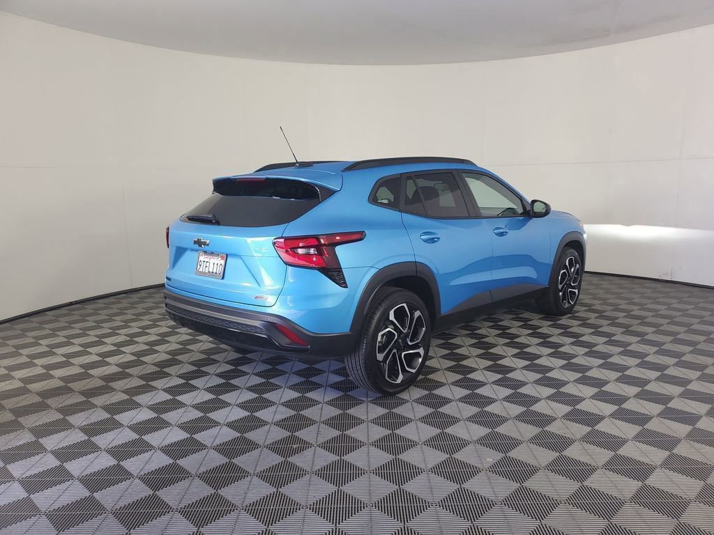 2025 Chevrolet Trax photo 4