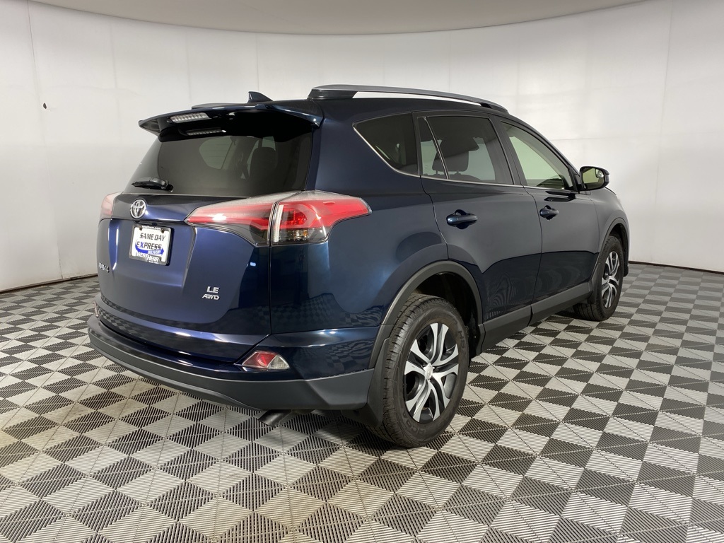 2018 Toyota RAV4 LE photo 25