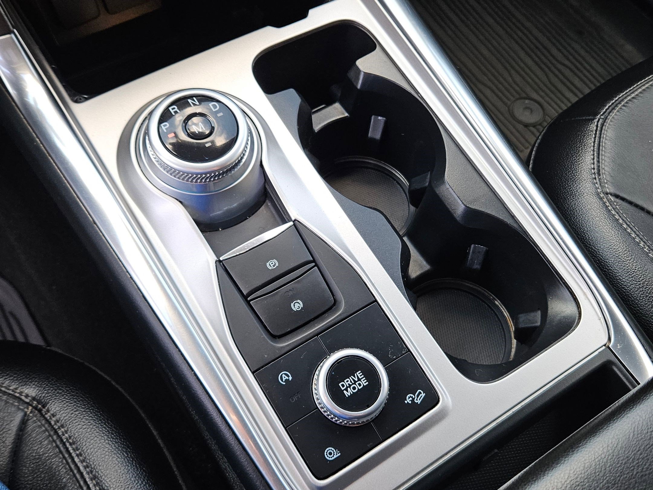 2020 Ford Explorer Limited photo 24