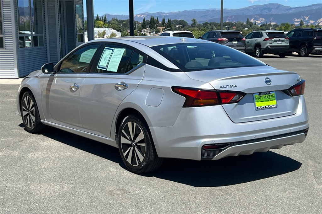 2022 Nissan Altima 2.5 SV photo 3