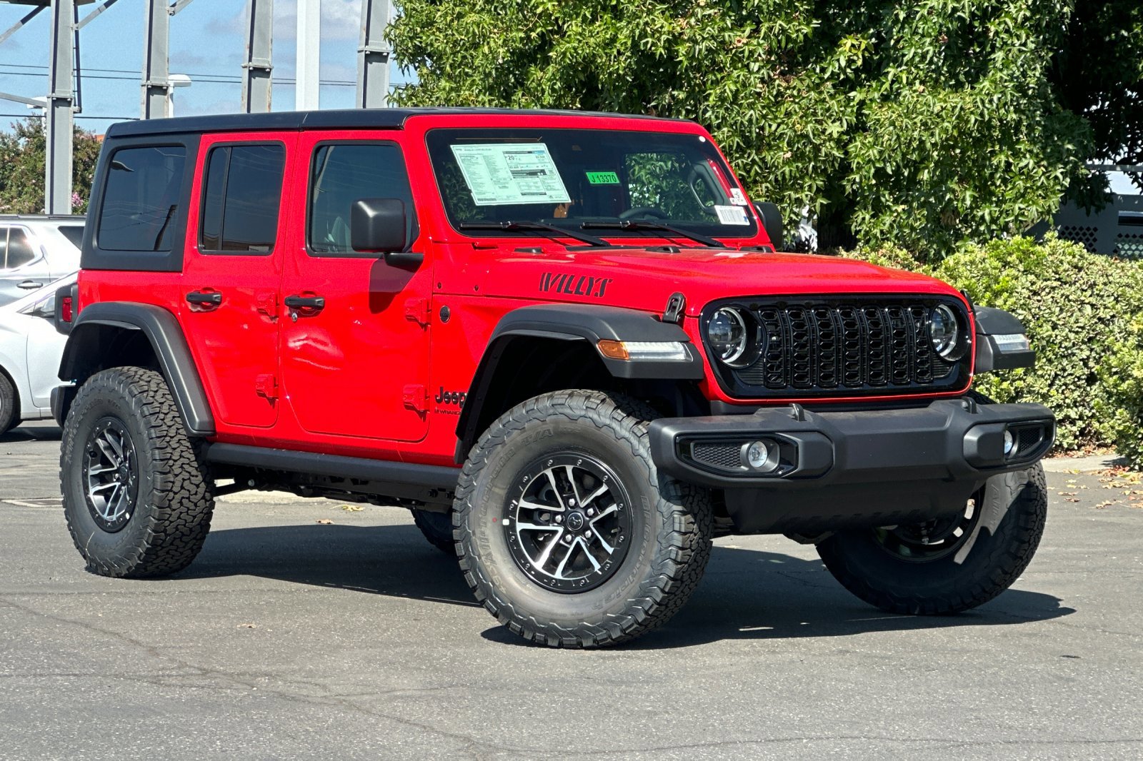 2025 Jeep Wrangler Willys photo 2