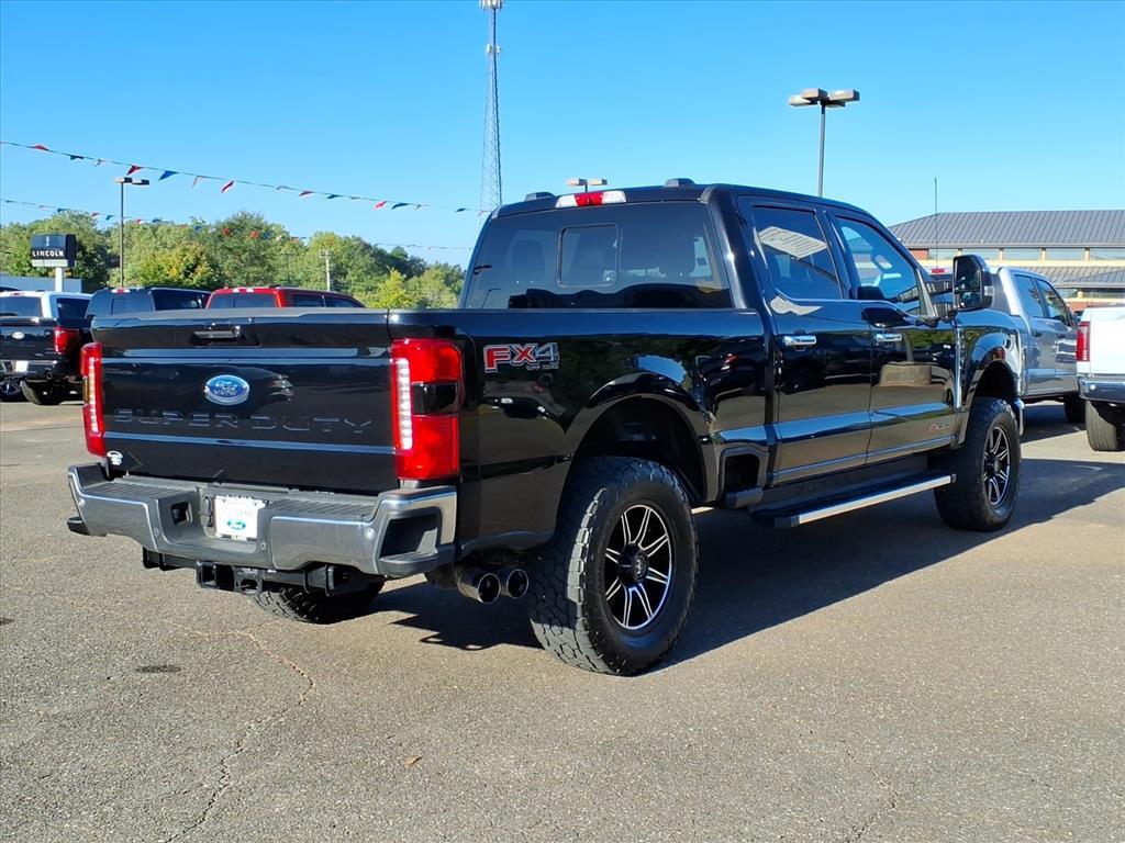 2023 Ford F-350 Lariat photo 21
