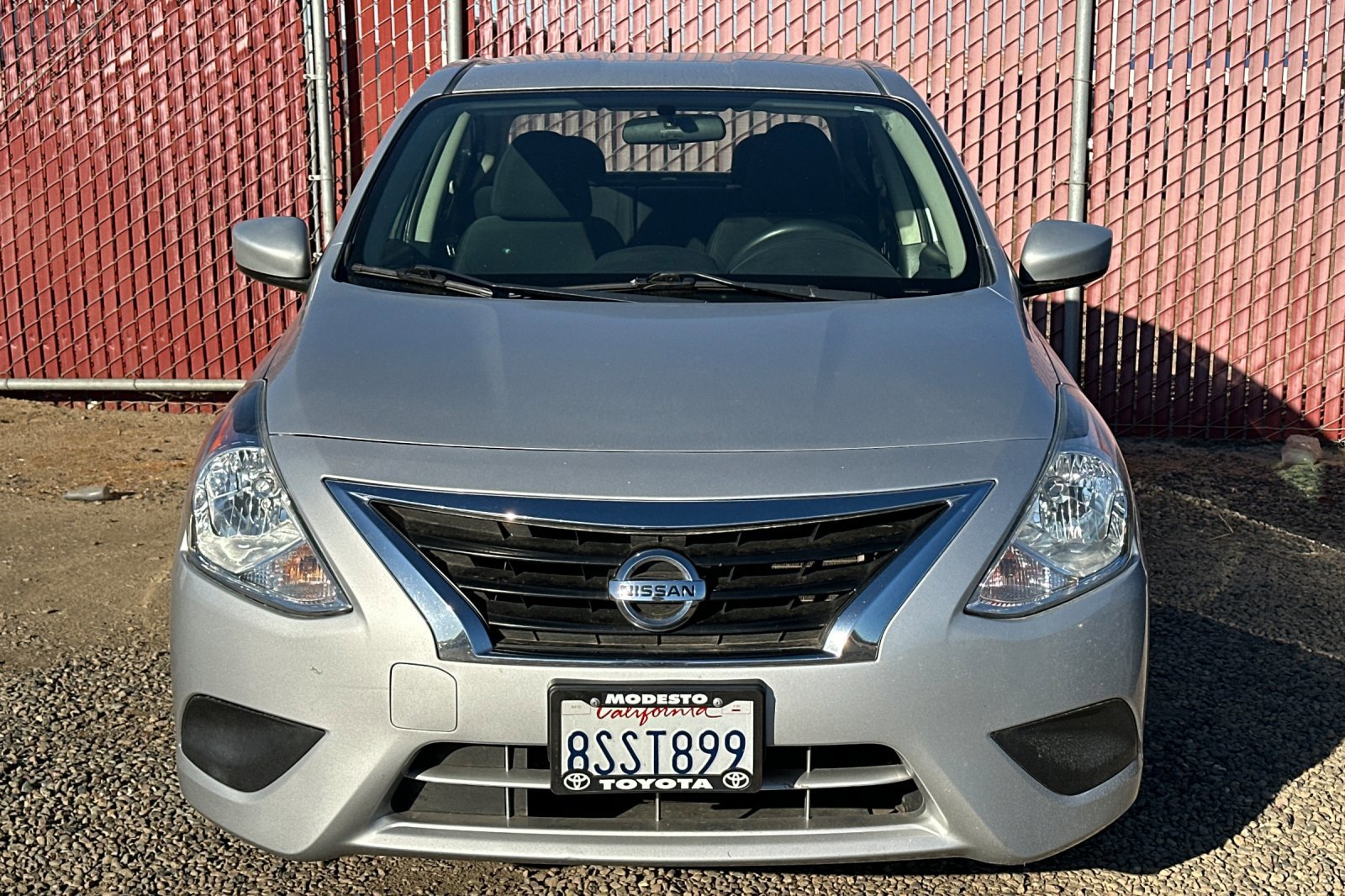 2019 Nissan Versa Sedan SV photo 4