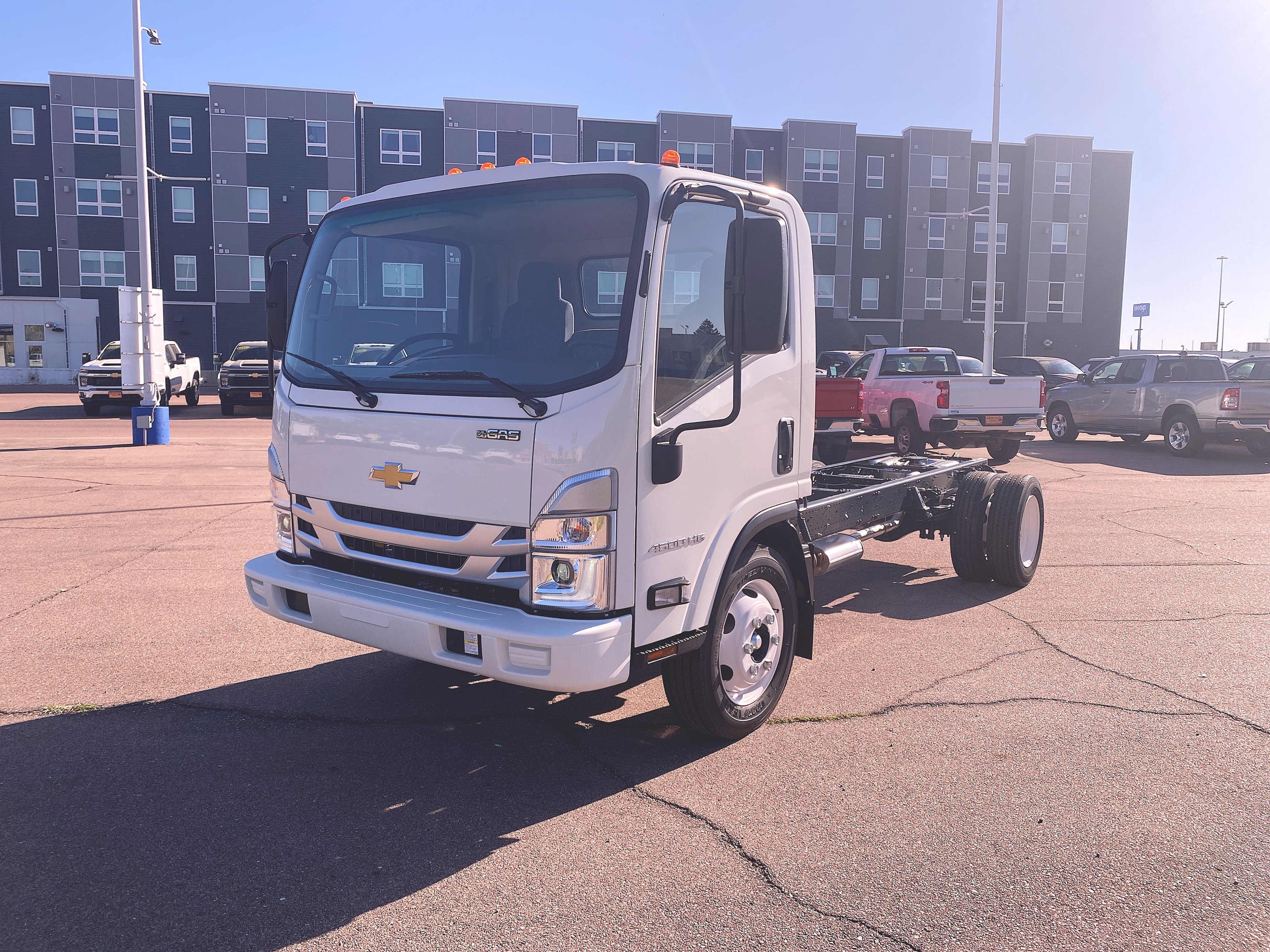 2024 Chevrolet Express Cutaway Base's photo