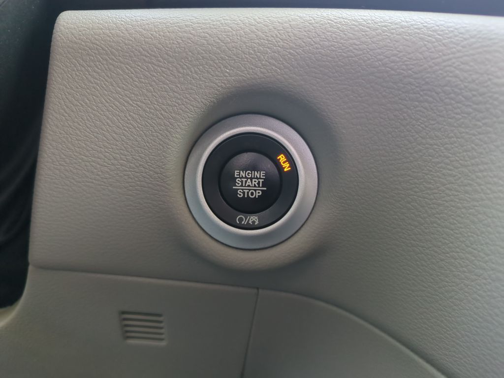 2020 Chrysler Pacifica Touring L photo 19