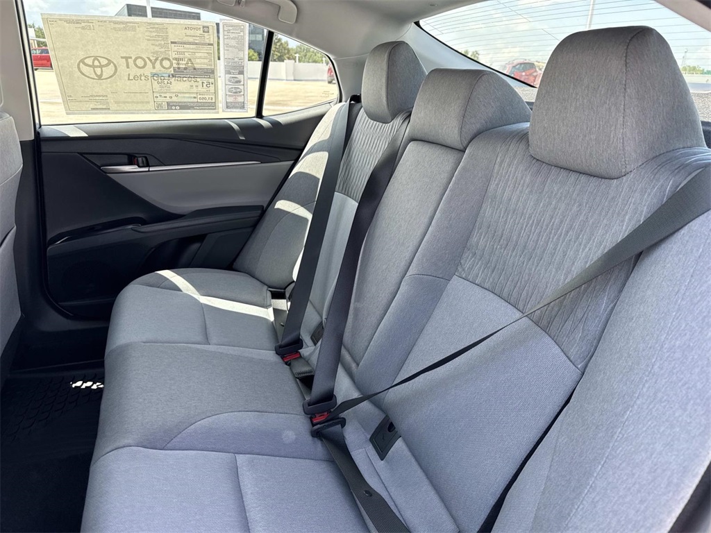2025 Toyota Camry LE photo 5