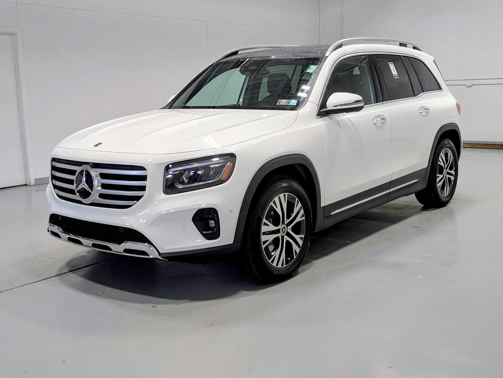 2025 Mercedes-Benz GLB Base's photo