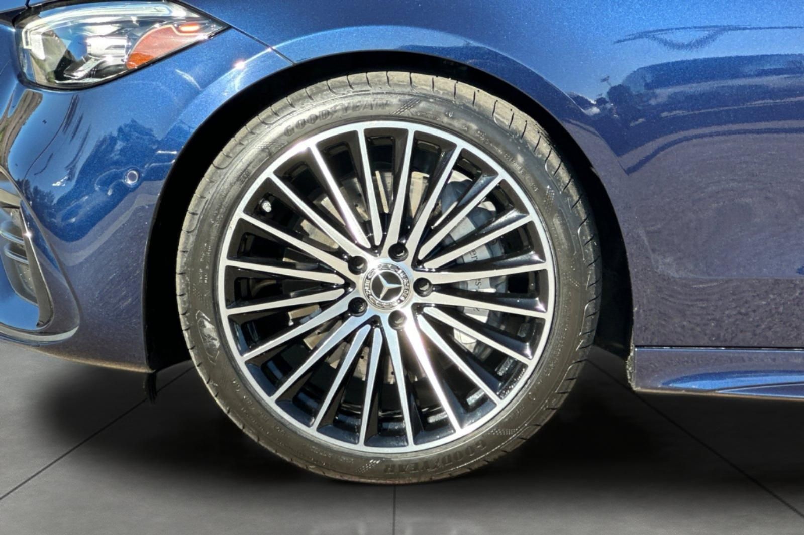 2023 Mercedes Benz C 300 photo 4