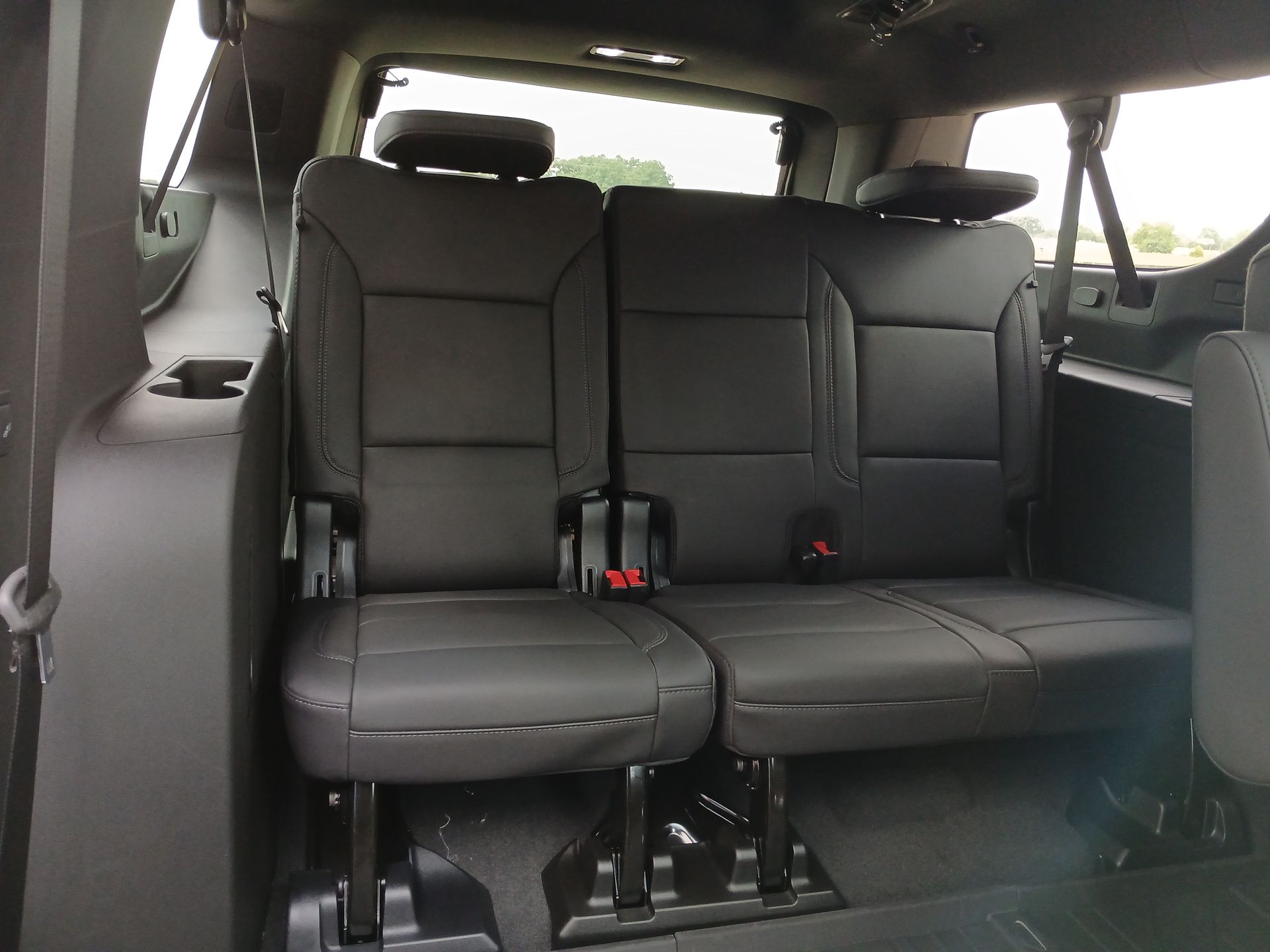 2025 Chevrolet Suburban LT photo 20