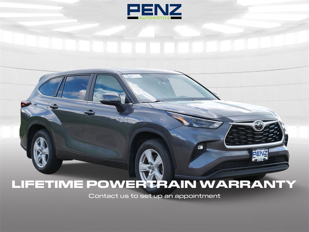 2024 Toyota Highlander LE's photo