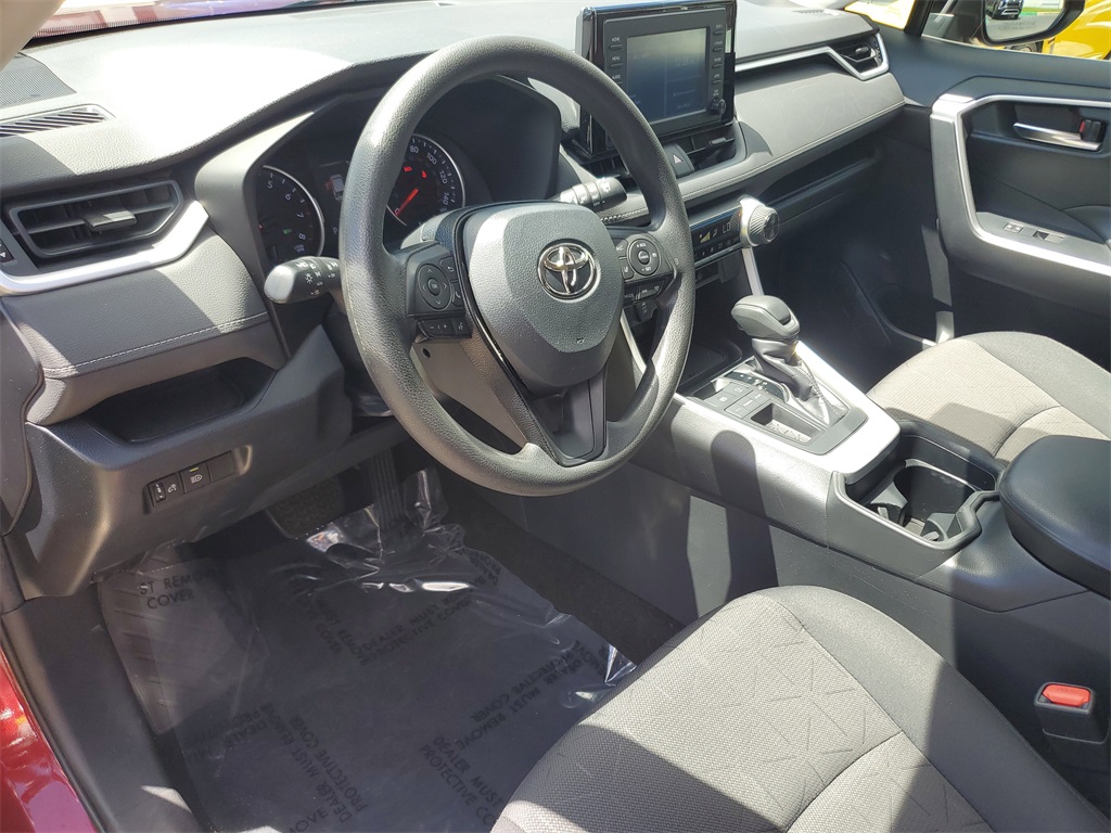 2019 Toyota RAV4 XLE photo 18