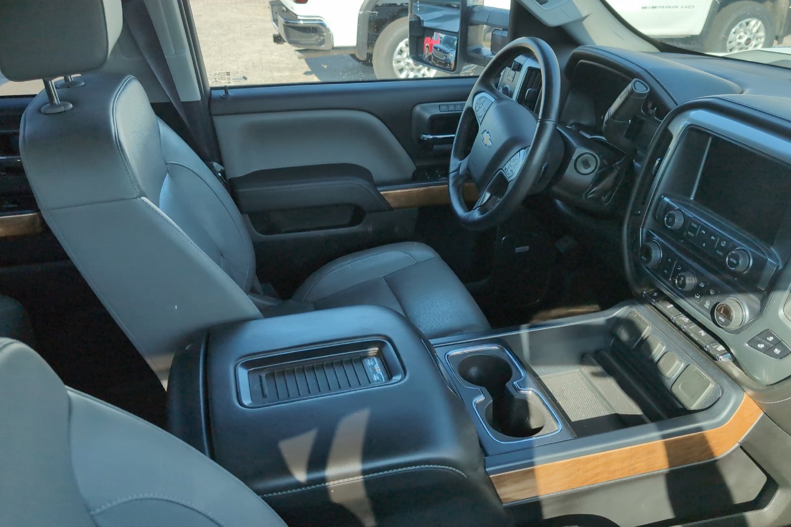 2017 Chevrolet Silverado 2500HD photo 4