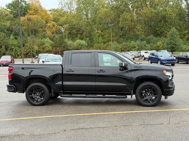 2025 Chevrolet Silverado 1500 RST photo 3