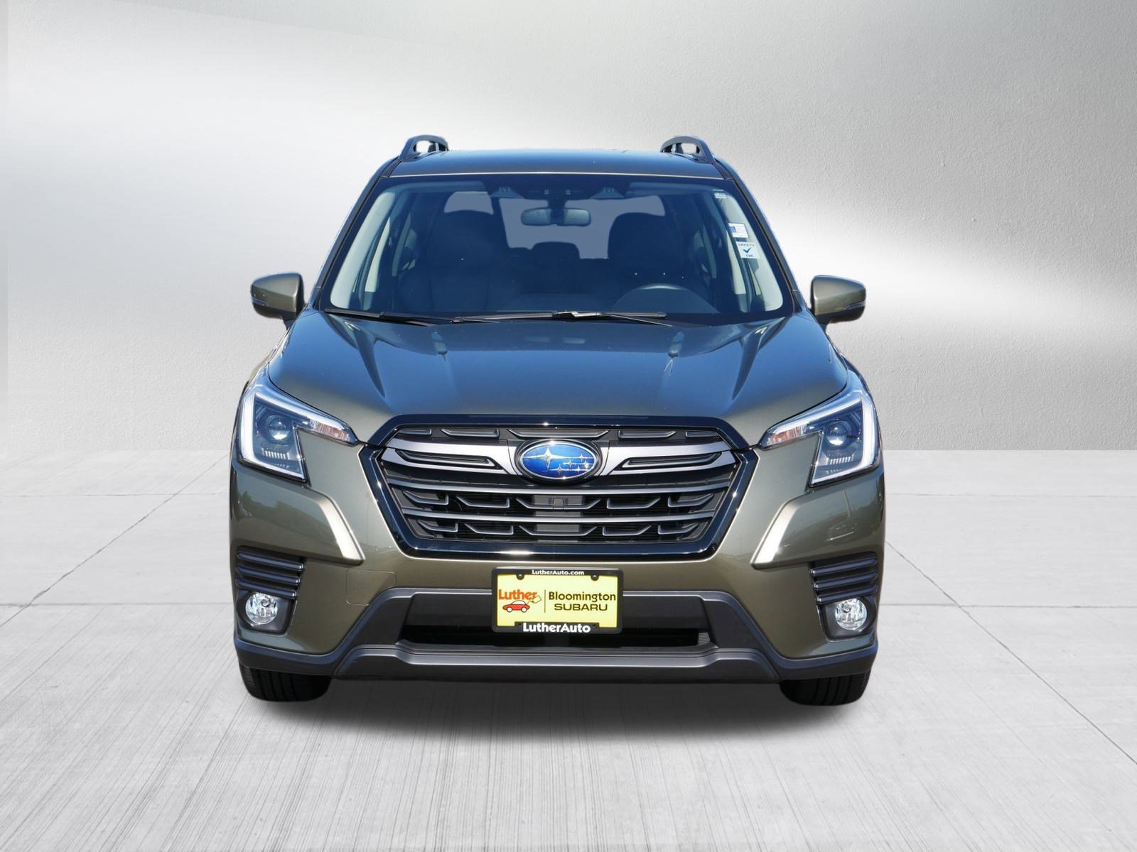 2022 Subaru Forester Limited photo 2