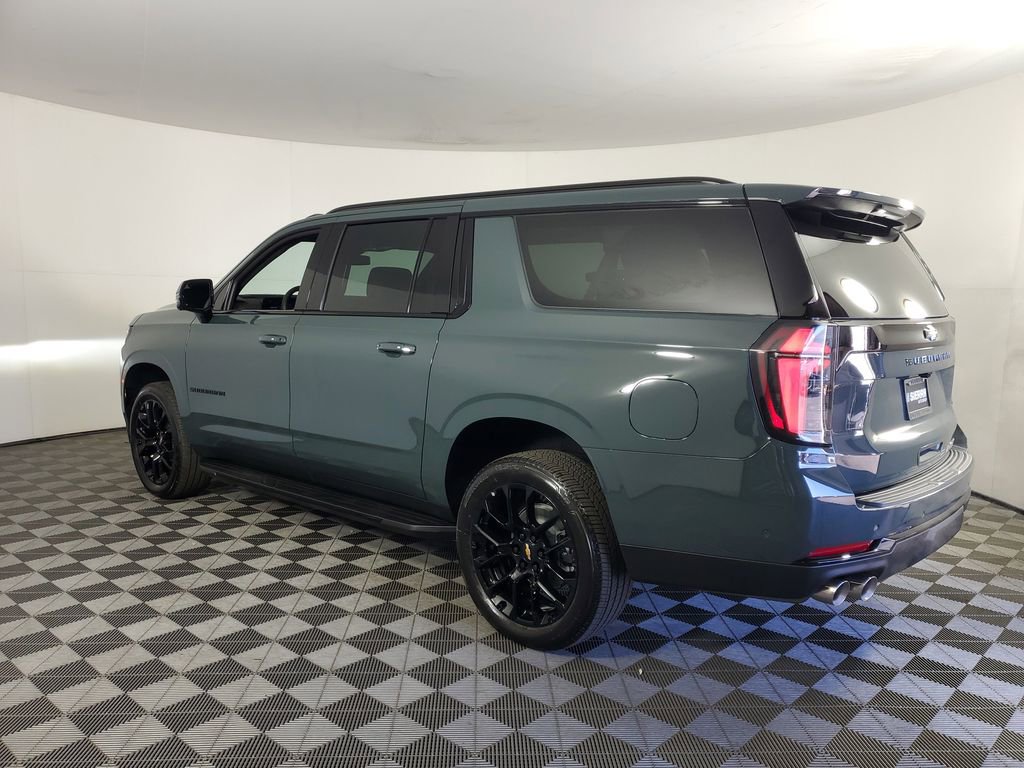 2026 Chevrolet Suburban RST photo 4