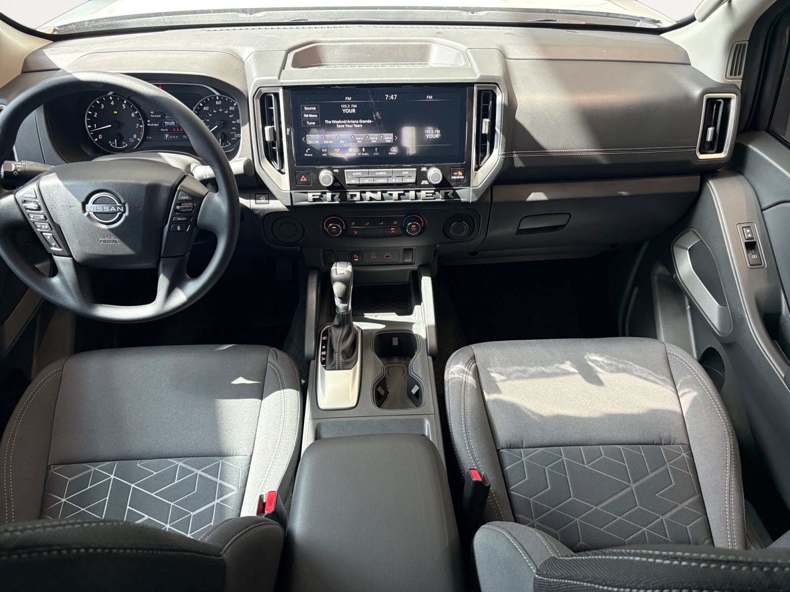 2026 Nissan Frontier SV photo 2