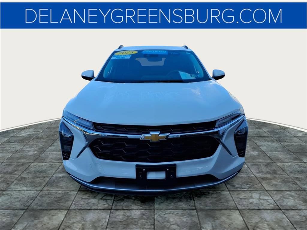 2025 Chevrolet Trax LT photo 8