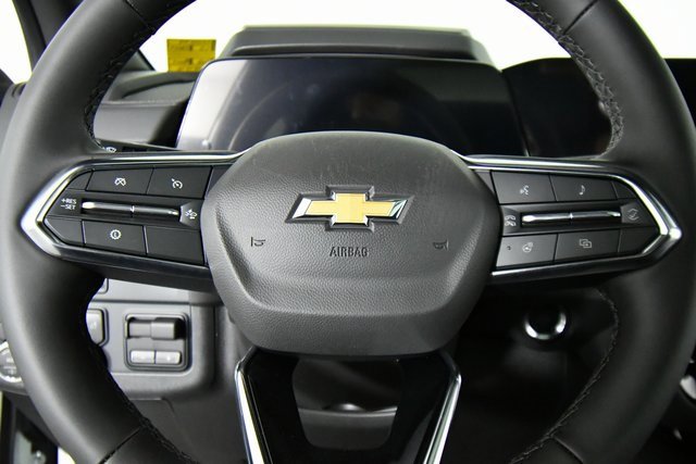 2025 Chevrolet Suburban High Country photo 2