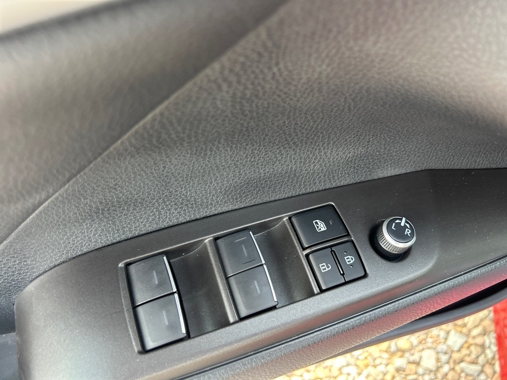2024 Toyota Camry Hybrid XSE photo 25