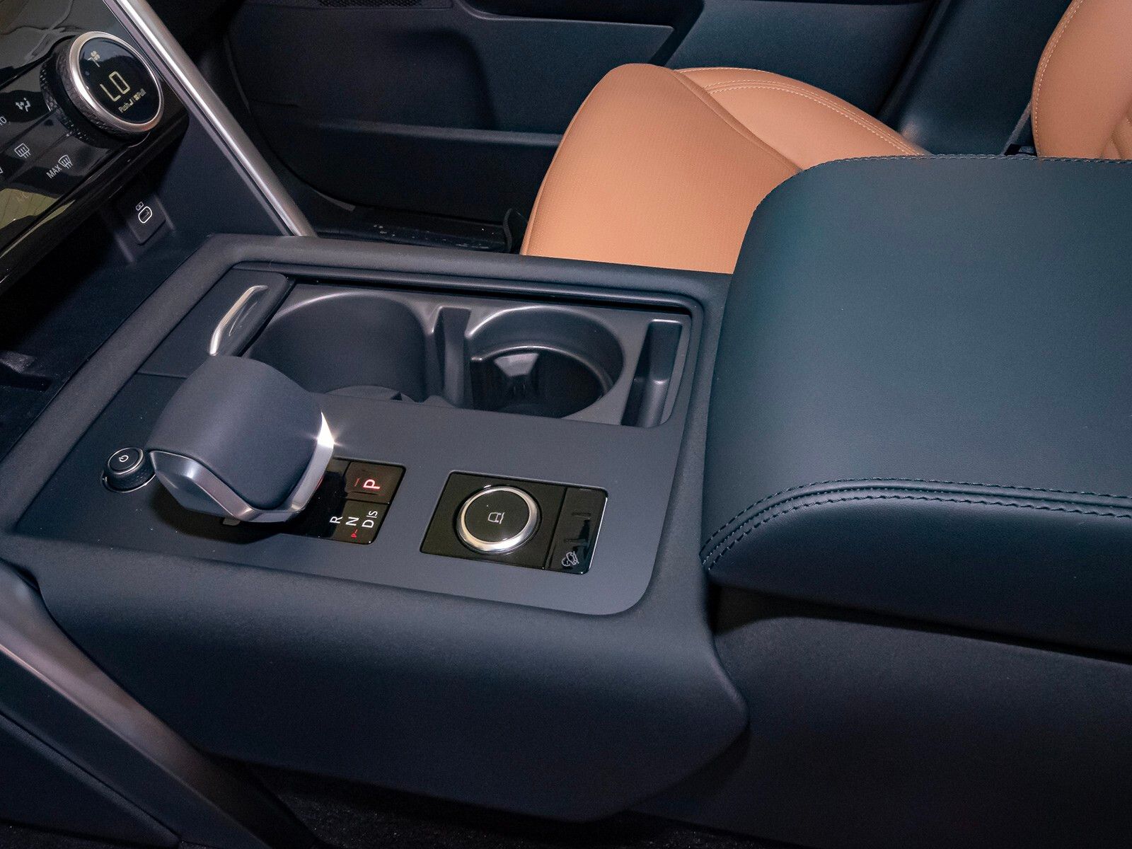 2025 Land Rover Discovery Metropolitan Edition photo 29