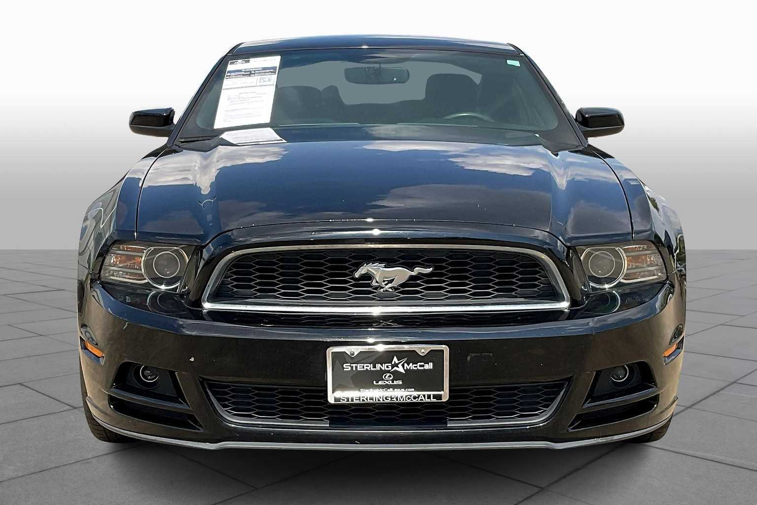 2014 Ford Mustang V6 photo 3