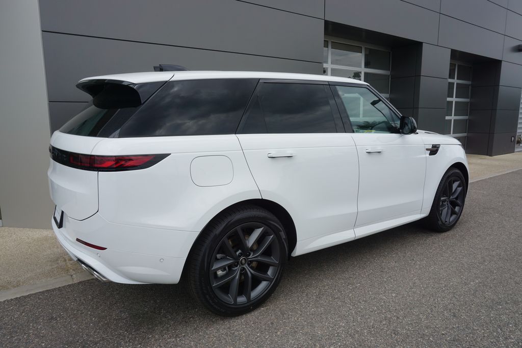 2025 Land Rover Range Rover Sport SE photo 3
