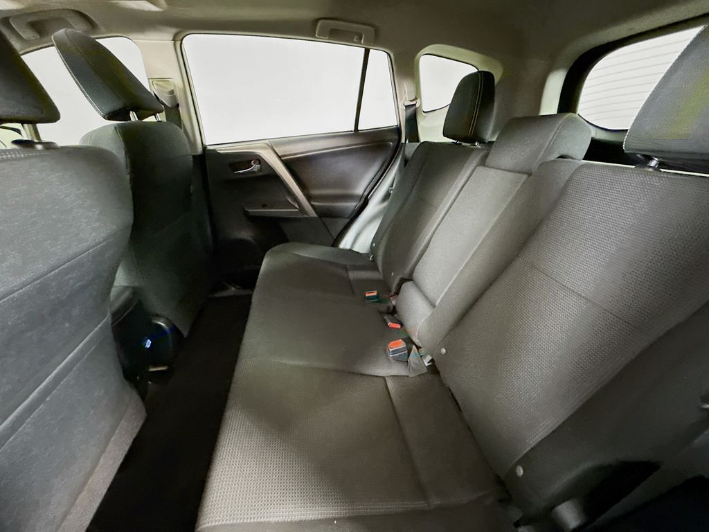 2018 Toyota RAV4 XLE photo 20