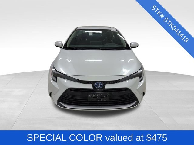 2025 Toyota Corolla Hybrid XLE photo 2