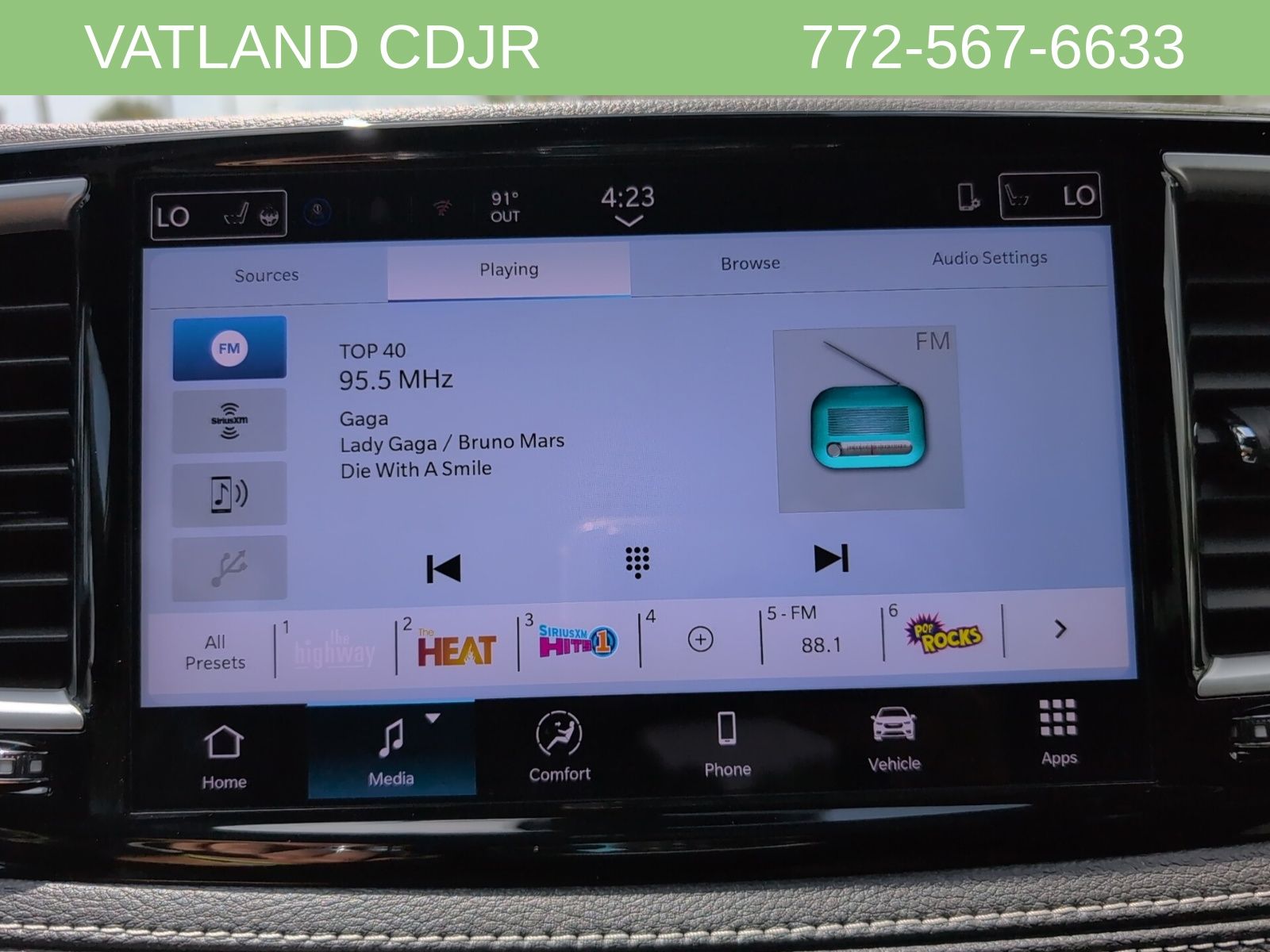 2026 Chrysler Pacifica photo 15