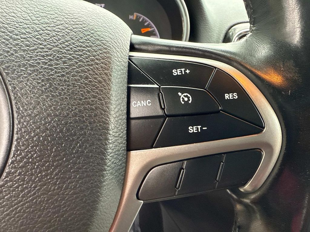 2019 Jeep Grand Cherokee Altitude photo 25