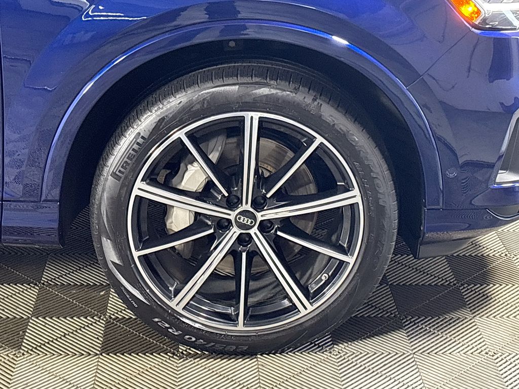 2022 Audi Q7 55 Premium Plus photo 19