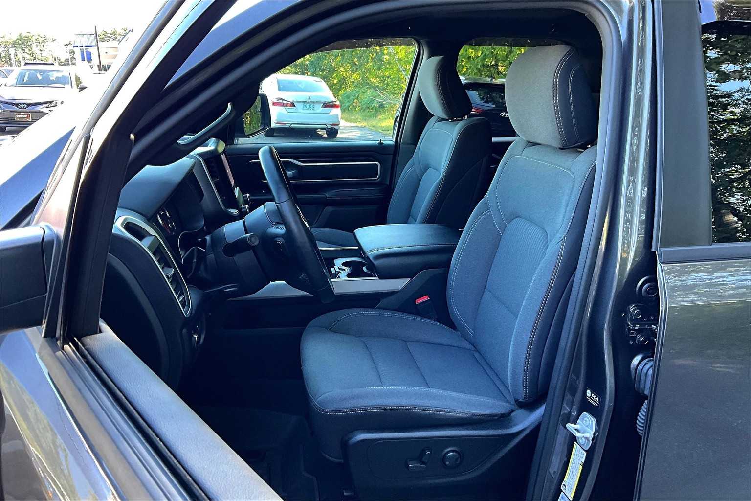 2023 Ram 1500 Big Horn photo 8