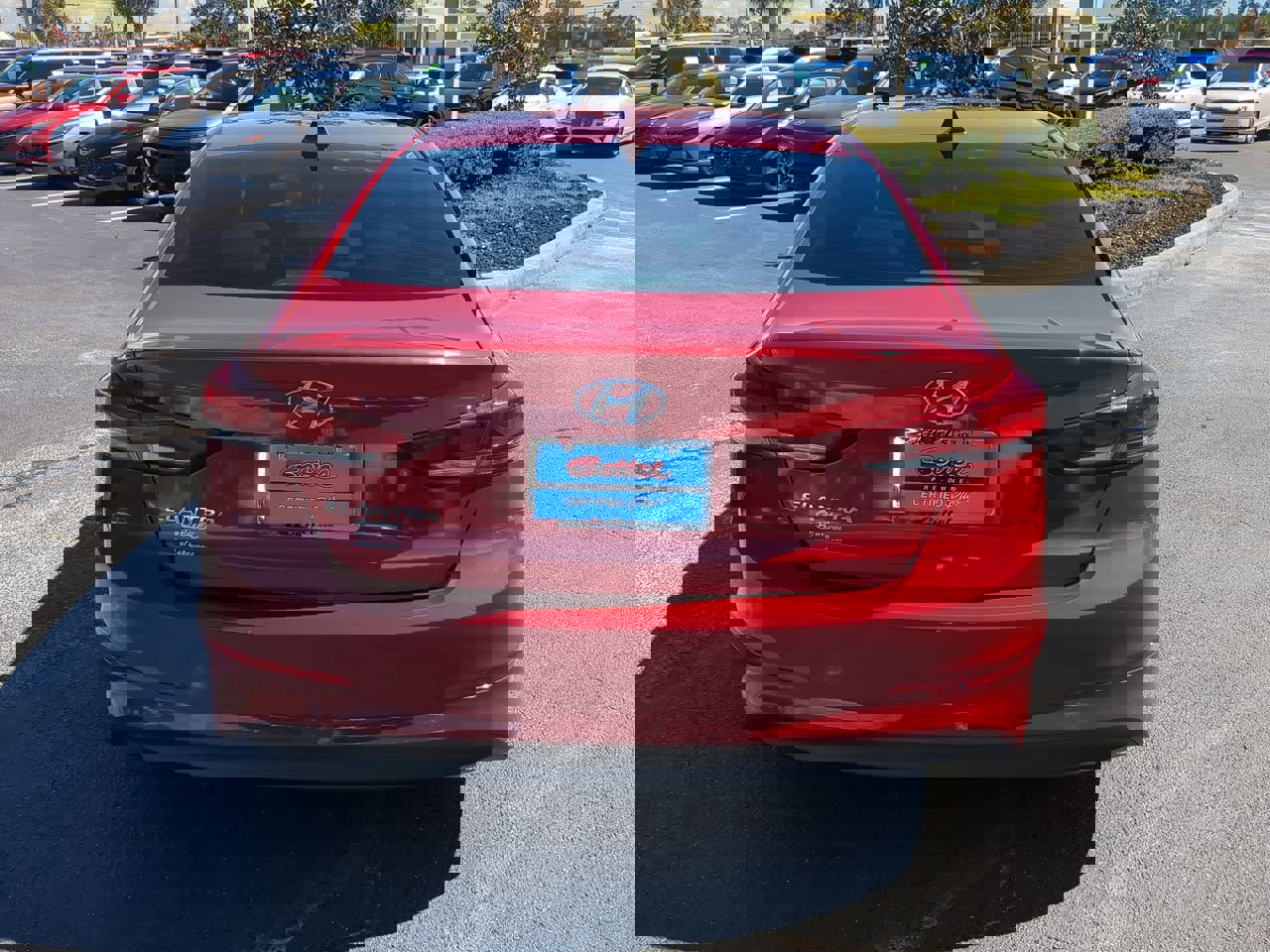 2018 Hyundai Elantra SEL photo 14