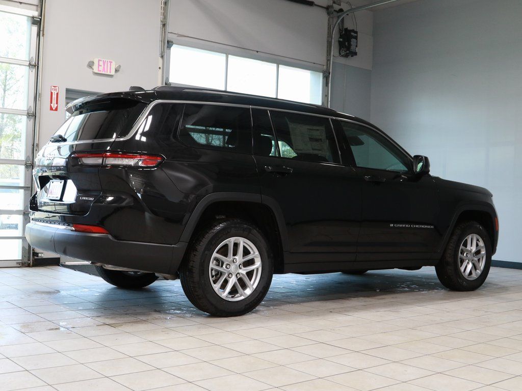 2023 Jeep Grand Cherokee Laredo photo 4