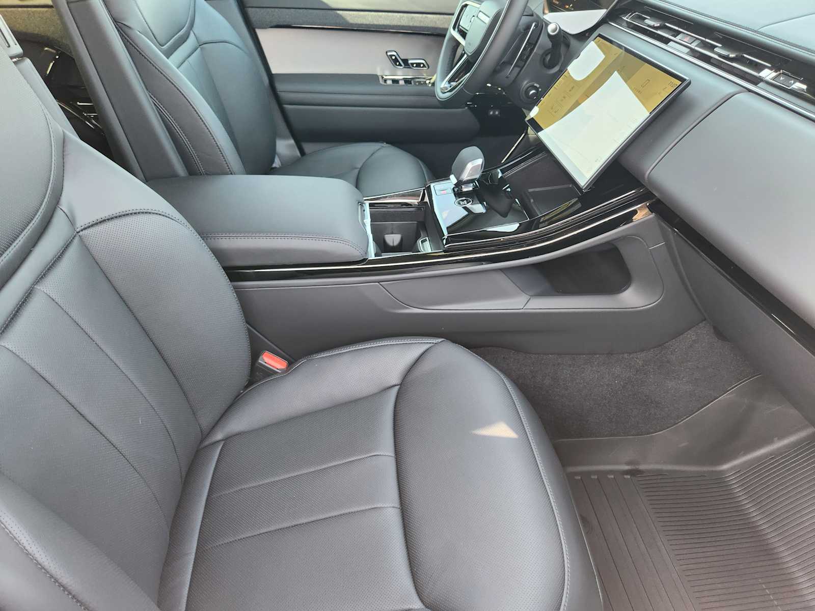2025 Land Rover Range Rover Sport SE photo 12