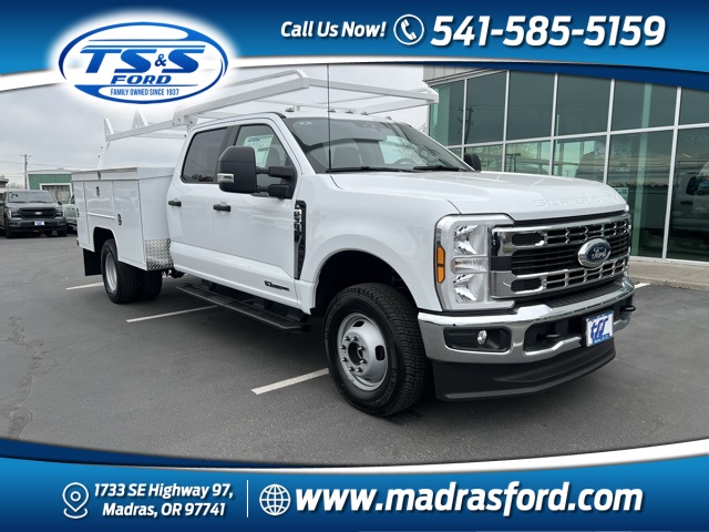 2025 Ford F-350 Super Duty Chassis Cab XL's photo