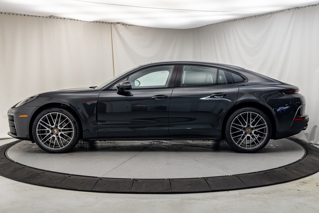2025 Porsche Panamera 4 photo 2
