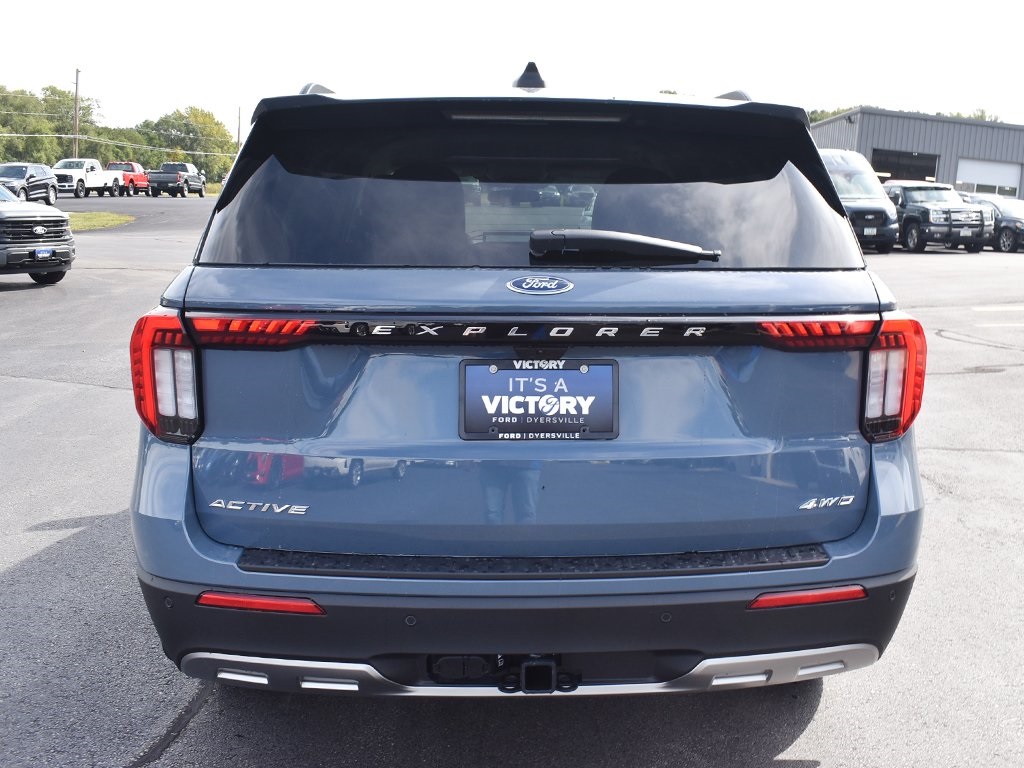 2025 Ford Explorer photo 24