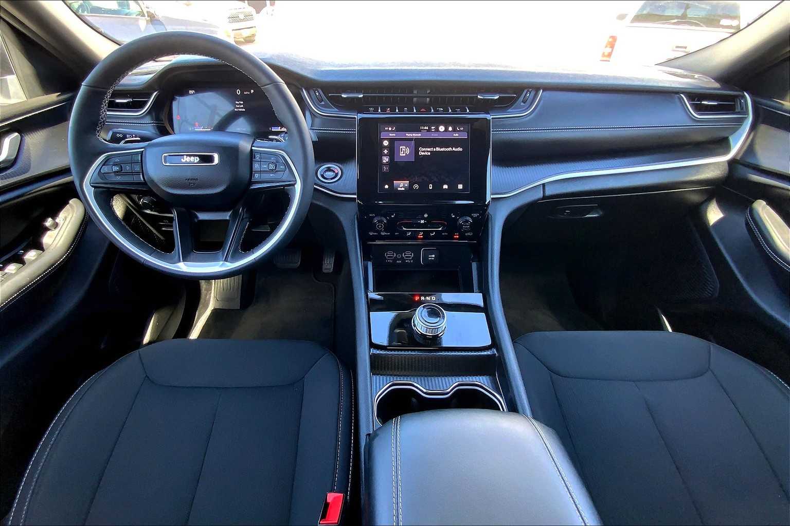 2025 Jeep Grand Cherokee Laredo X photo 14
