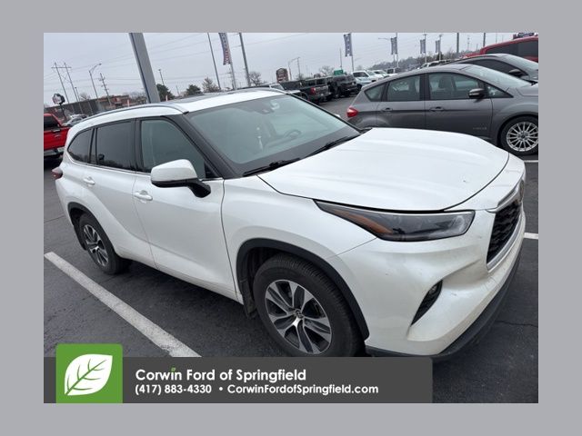 2021 Toyota Highlander XLE's photo