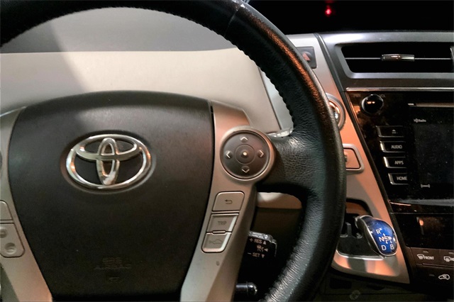 2017 Toyota Prius V Two photo 16