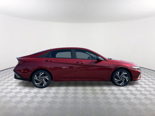 2025 Hyundai Elantra SEL Sport photo 4